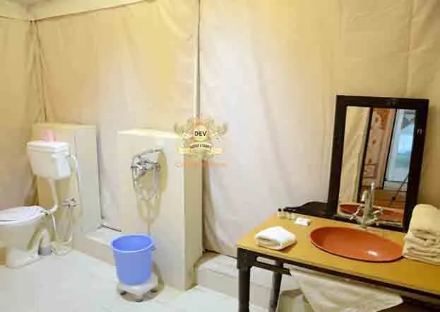 Luxury tent bathroom